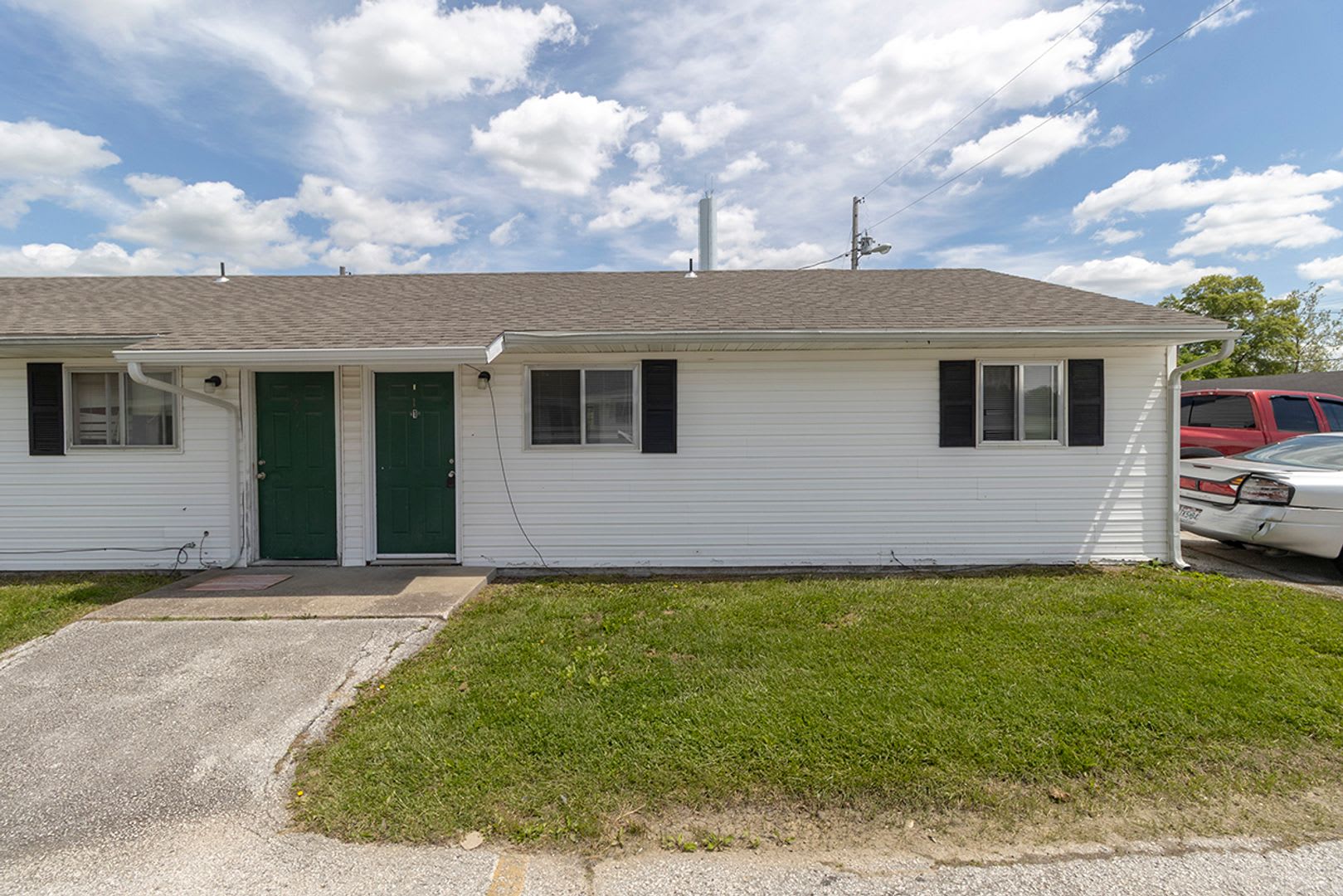 2 Bedrooms, 1 bathroom Apartment – photo 2