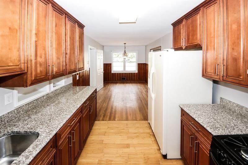 5075 Winters Chapel Road – photo 5