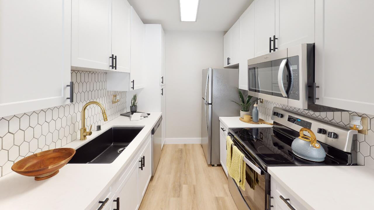Lyric Apartments – photo 1