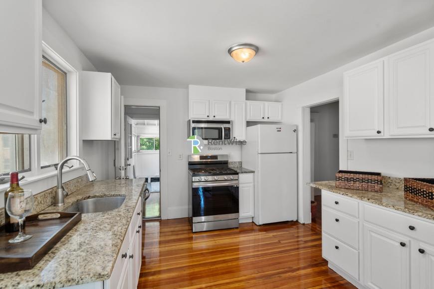 185 Powder House Blvd. – photo 1