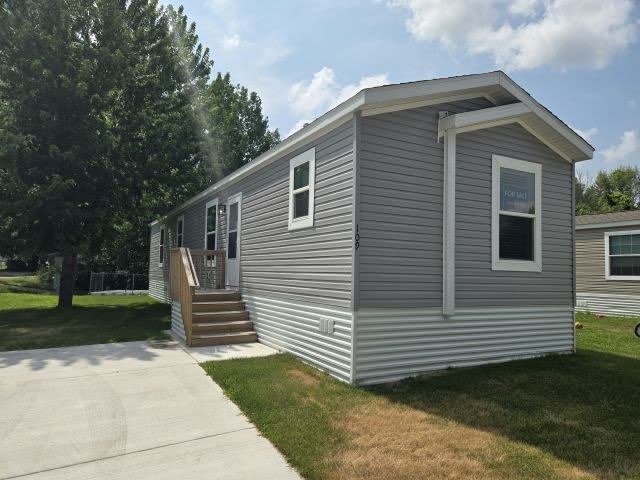 109 Maple Dr – photo 1
