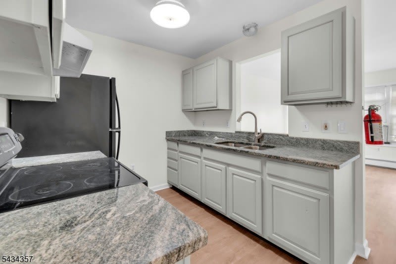 65 Montgomery Ave U1 – photo 4