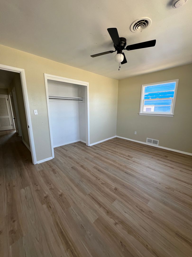 4 bed 1.5 Bath – photo 4