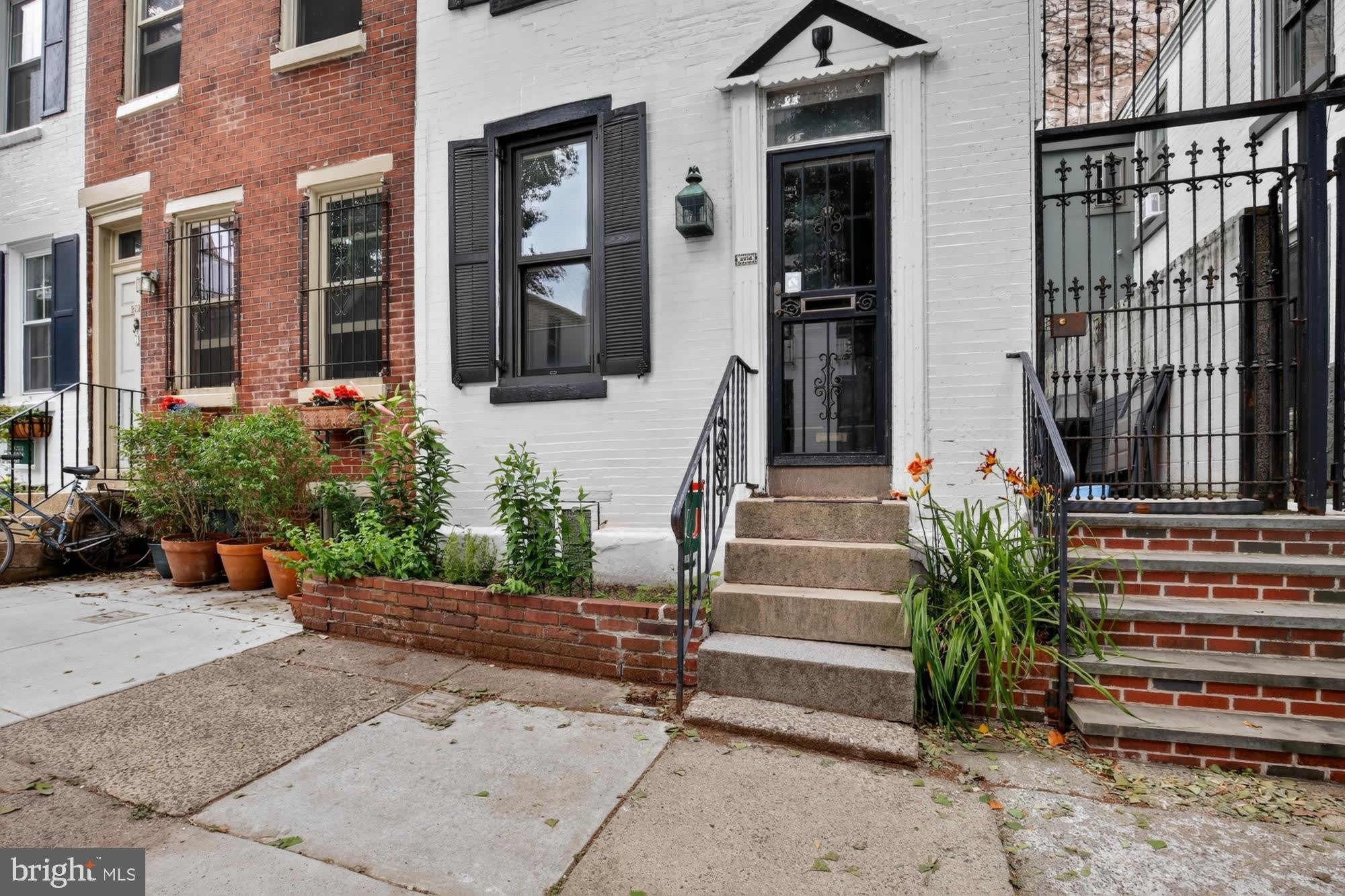 2528 WAVERLY Street – photo 5
