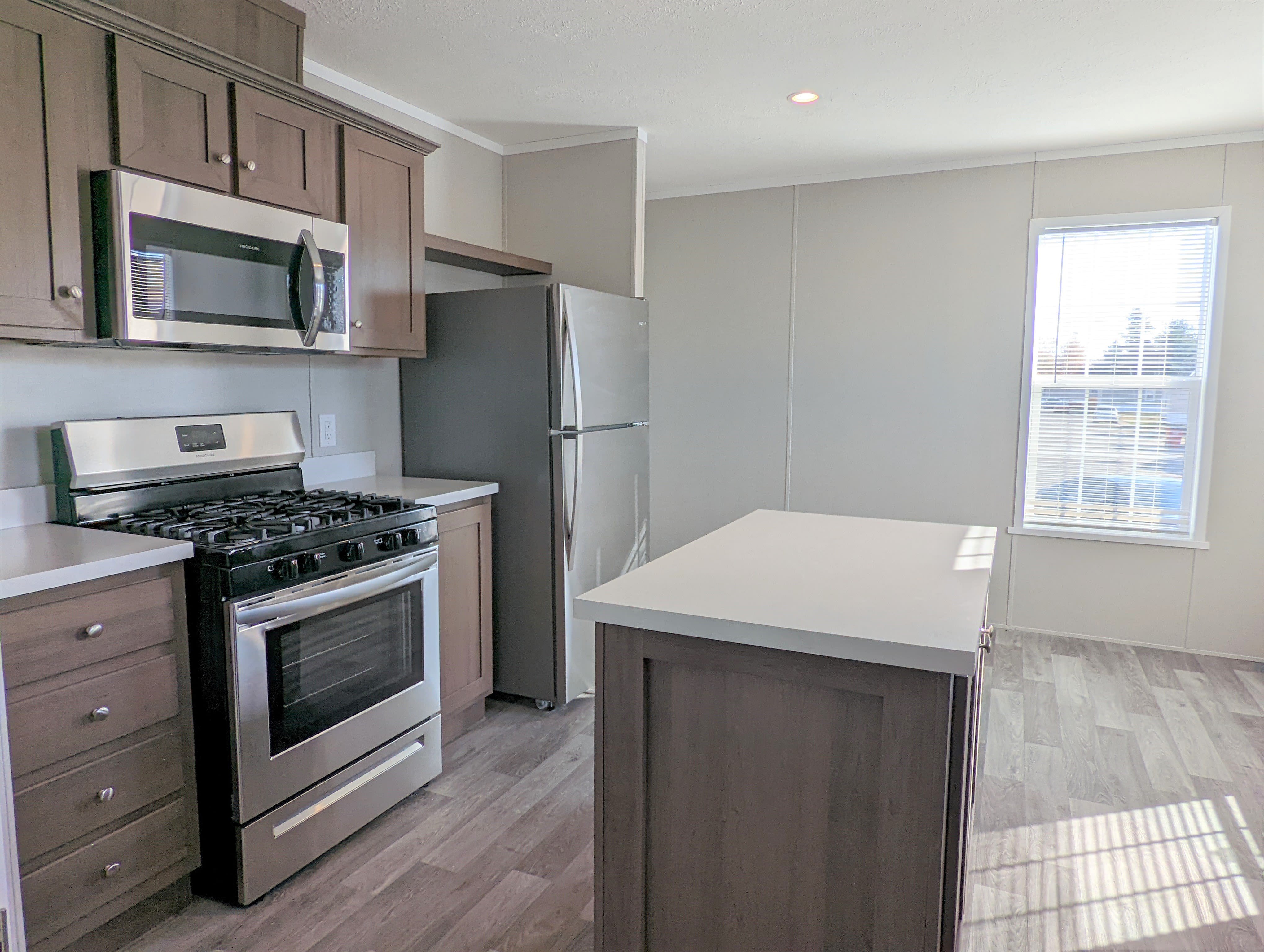 557 Delaware – photo 2