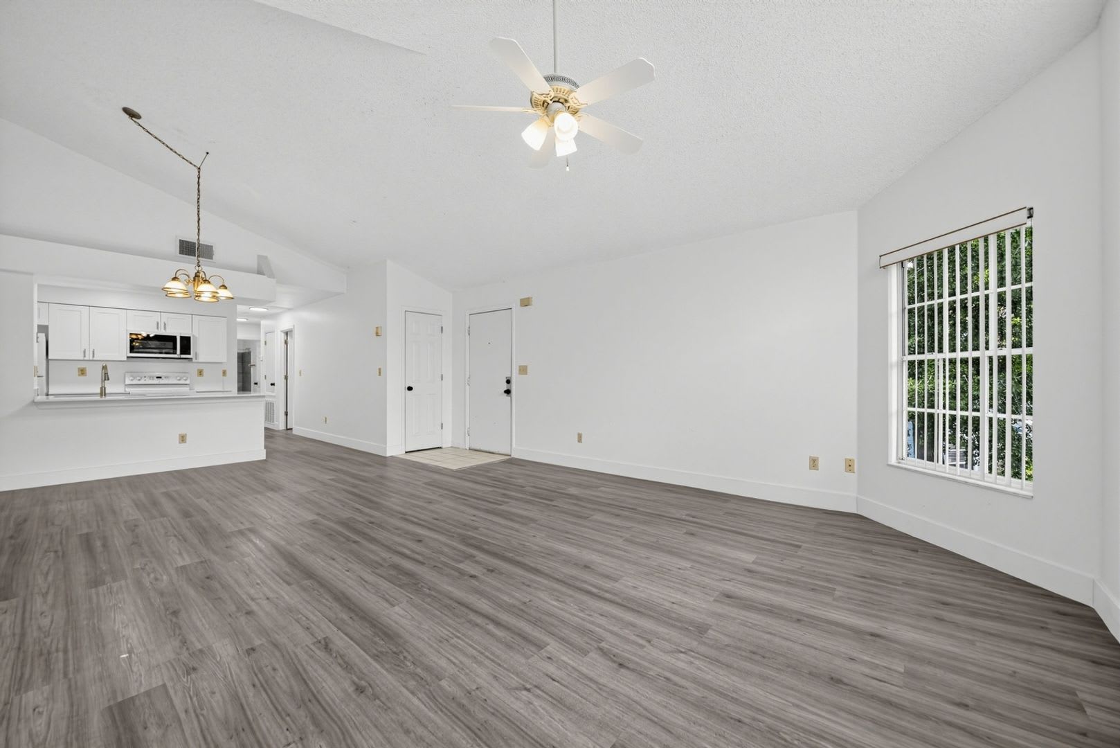 Spacious 3BR Condo in Kissimmee – photo 5