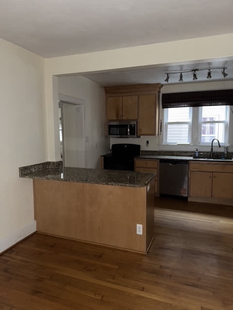 172 Peninsula Avenue – photo 1