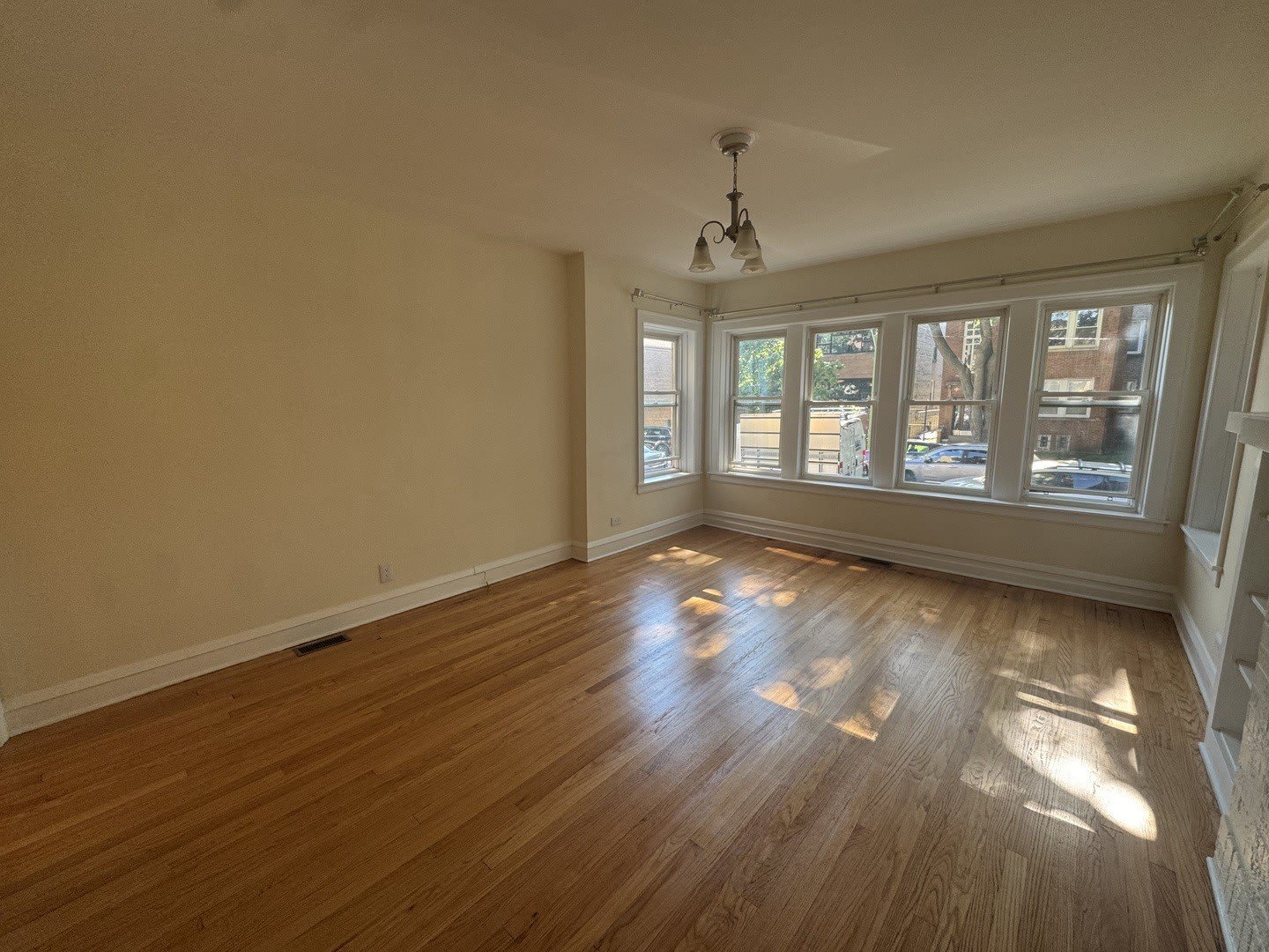 5849 N Campbell Avenue – photo 3