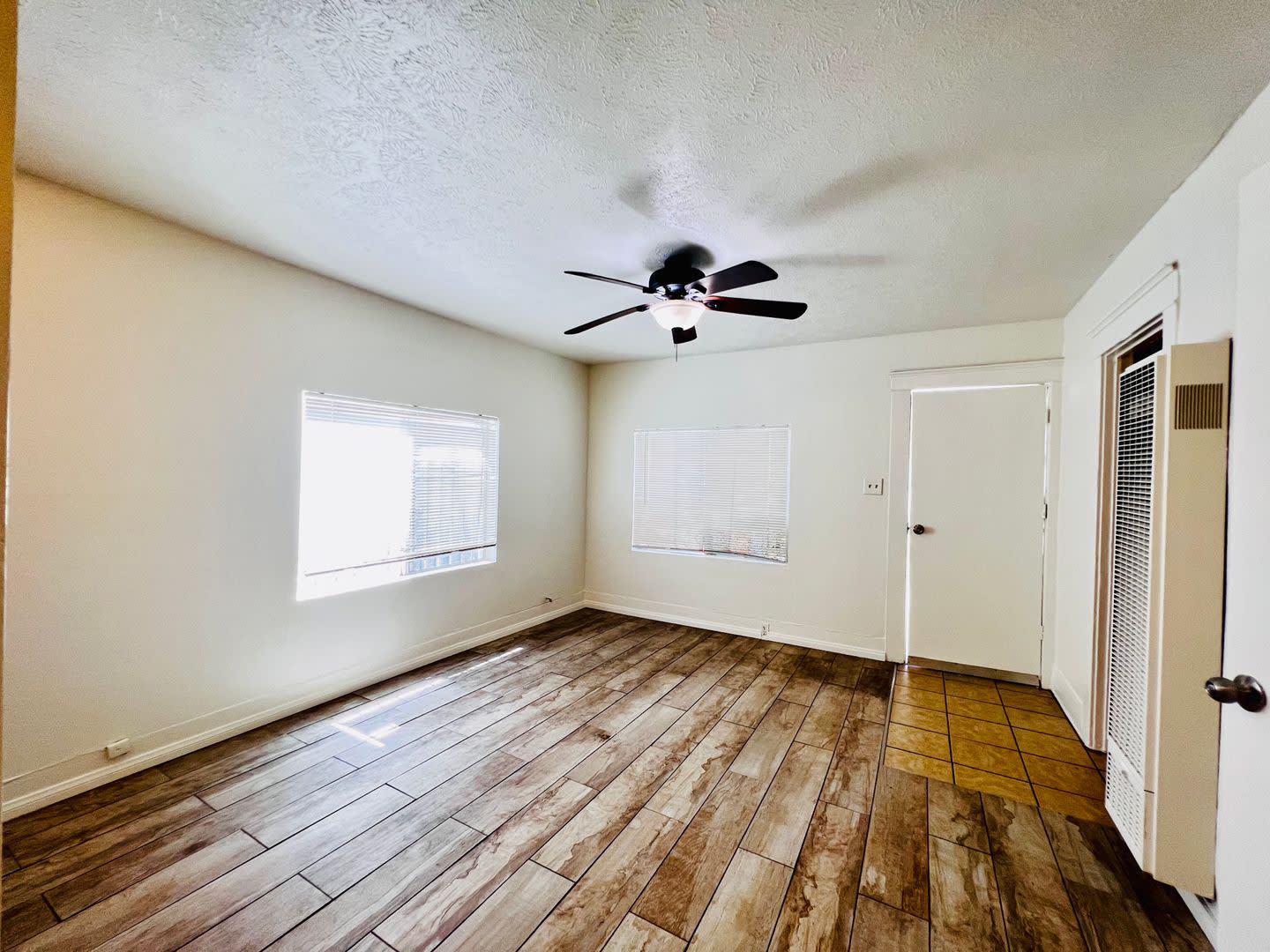 Charming Bluff Park Studio Bungalow Just One Block From The Beach – photo 3