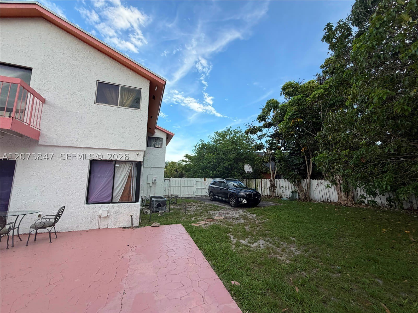 633 NE 204th Ln – photo 3