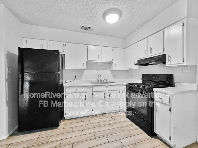 439 Bridgit Dr – photo 4