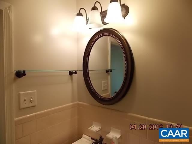2405 BARRACKS CT – photo 5
