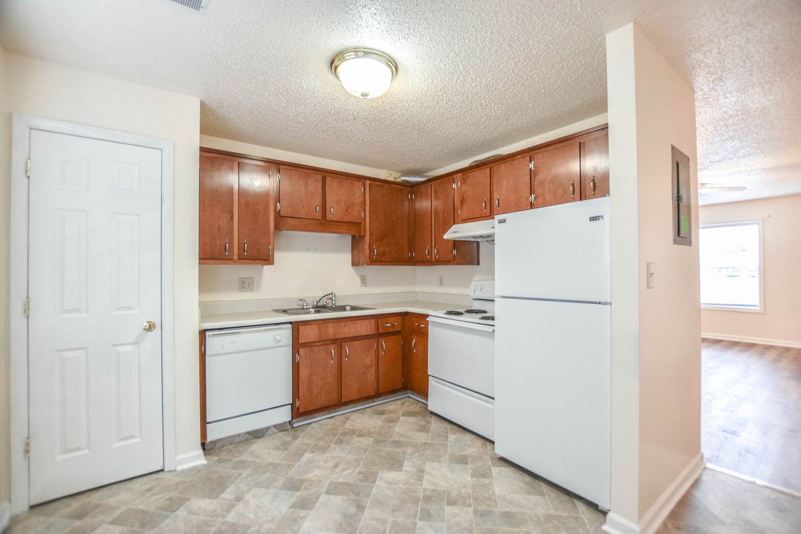 Pet Friendly Two Bedroom! – photo 5