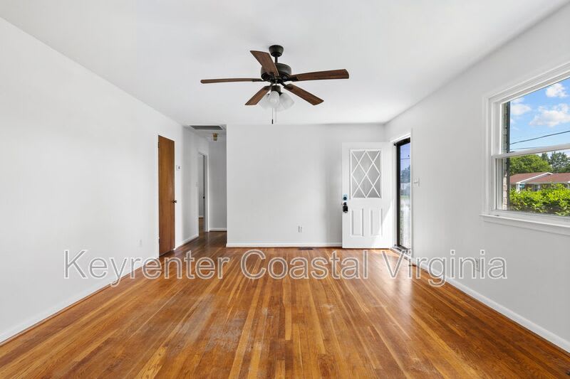 1100 Wilson Rd. – photo 5