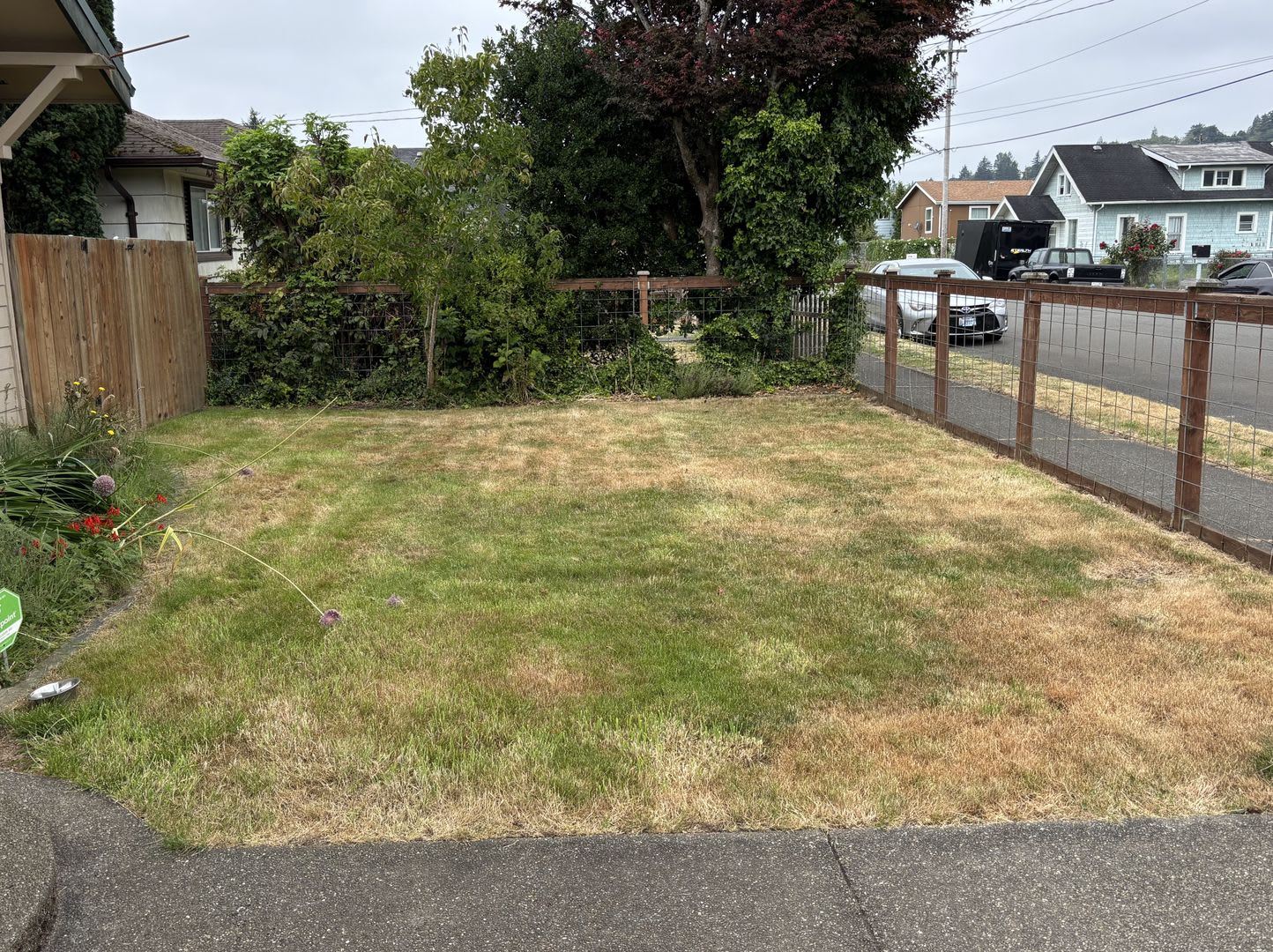 Spacious 3-Bedroom Craftsman Home with Solar Savings and Fully Fenced Yard – photo 2