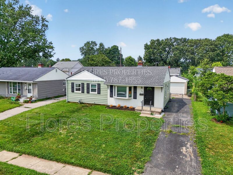1136 Pauline Ave – photo 2
