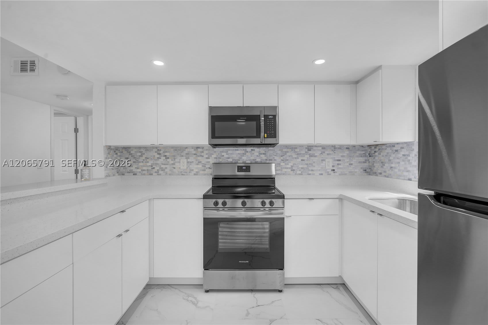414 SE 14th St – photo 3