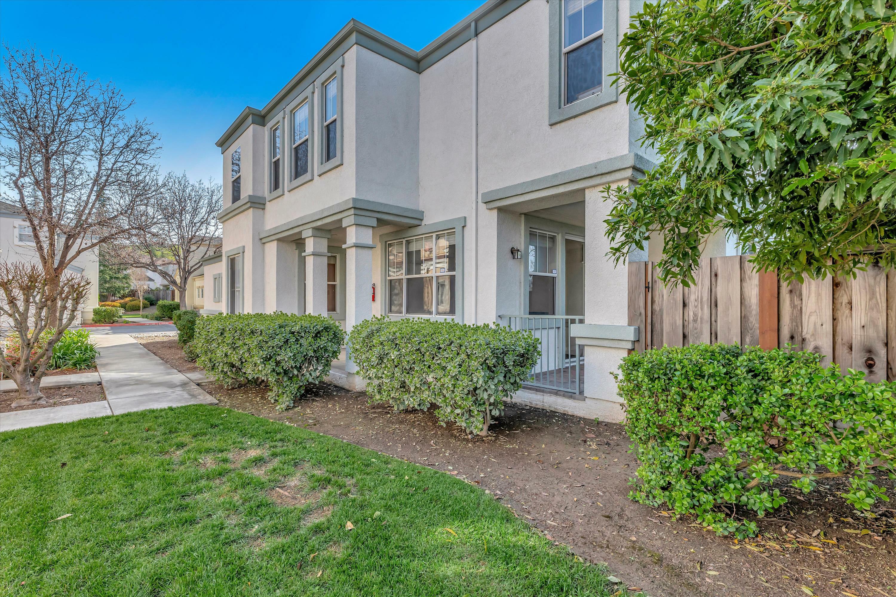929 Monarch Circle – photo 1