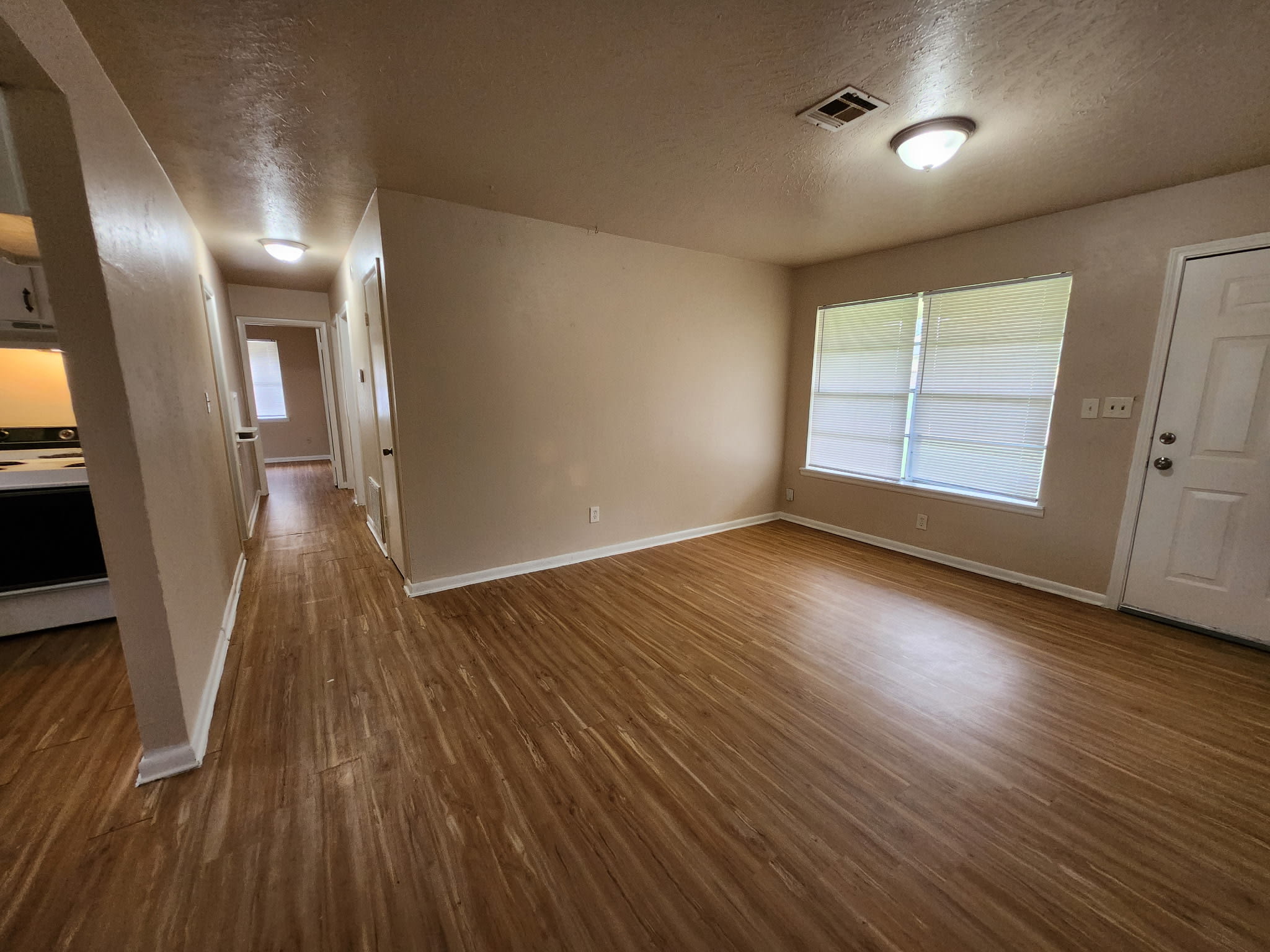 729 Hedge Drive – photo 2