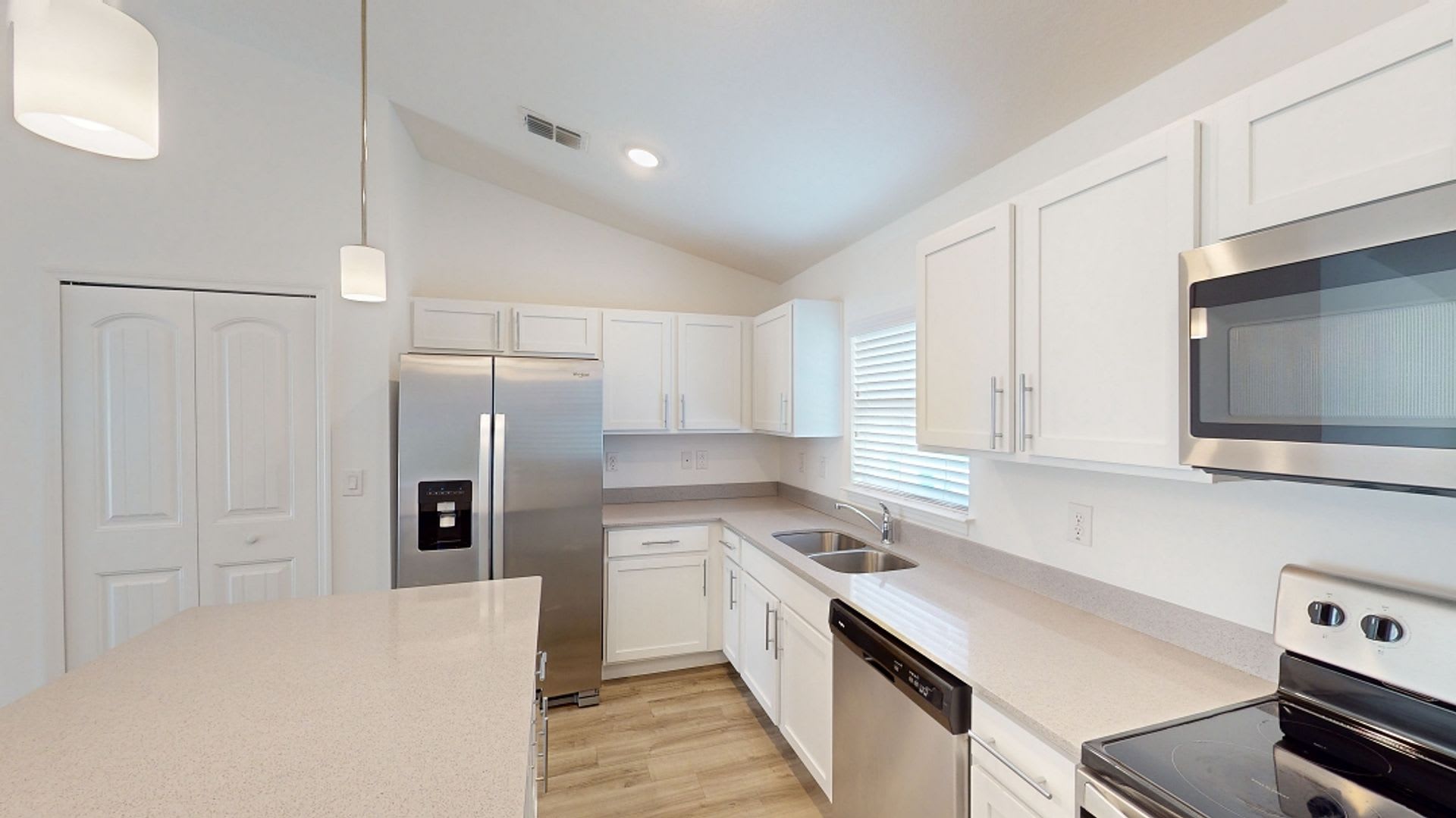 **STUNNING 4/2 HOME IN PALM BAY*** – photo 5