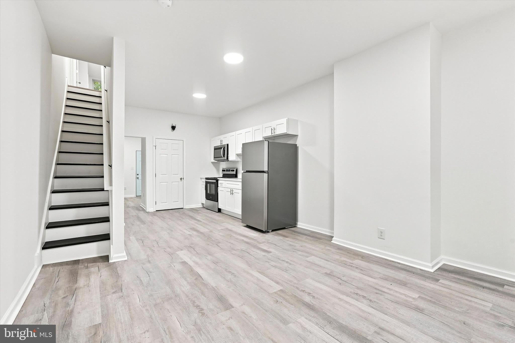 3238 N WOODSTOCK Street – photo 2