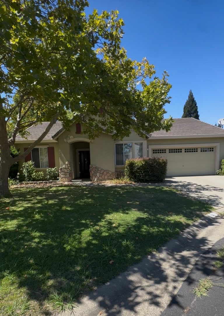 Great Court Location Near Galleria Roseville & Hwy 65 – photo 1