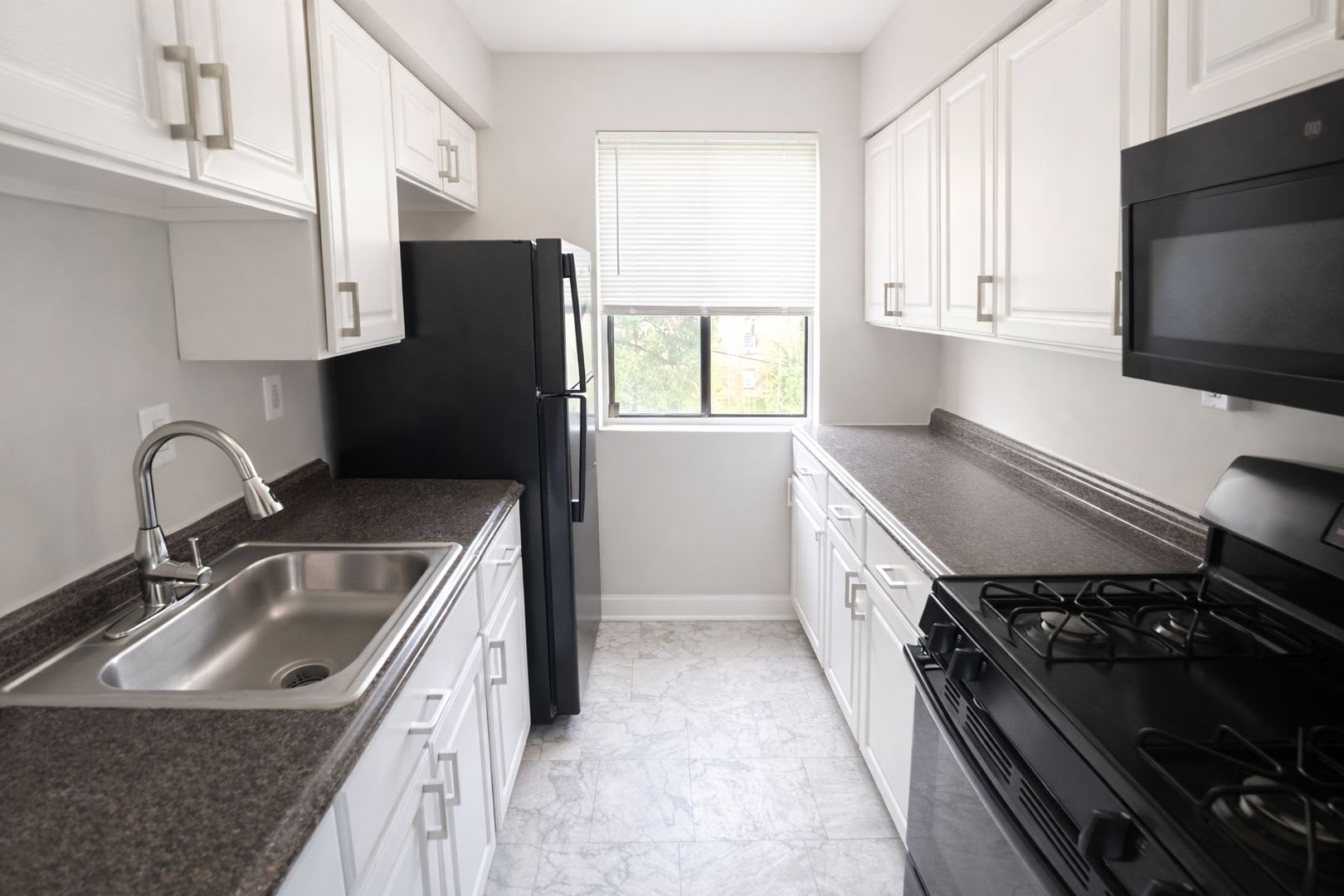 2026 Move In Special 500 Lease Signing Bonus Top Floor 2 Bedroom Condo In Southwest Dc Remodeled Move In Ready – photo 1