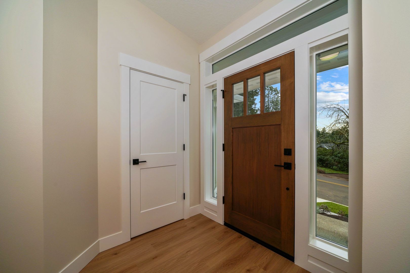 3Bd/2Ba Single Story Home – photo 2