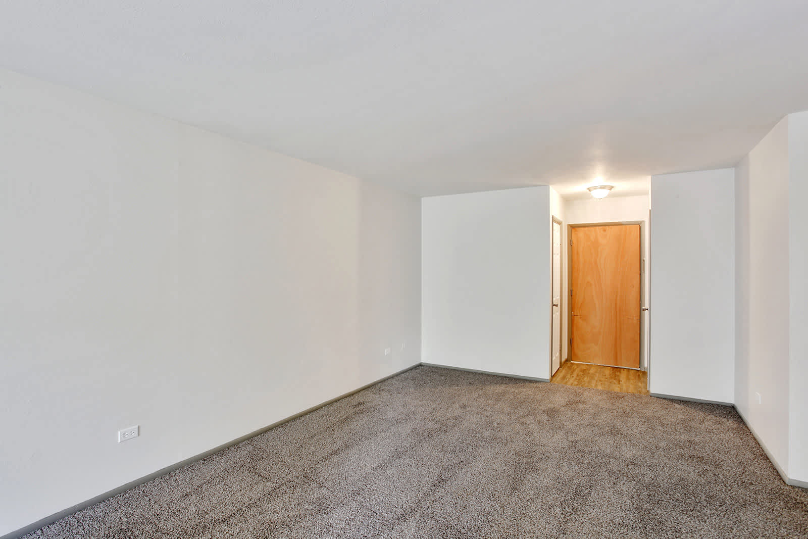 Stratford Plaza South – photo 5