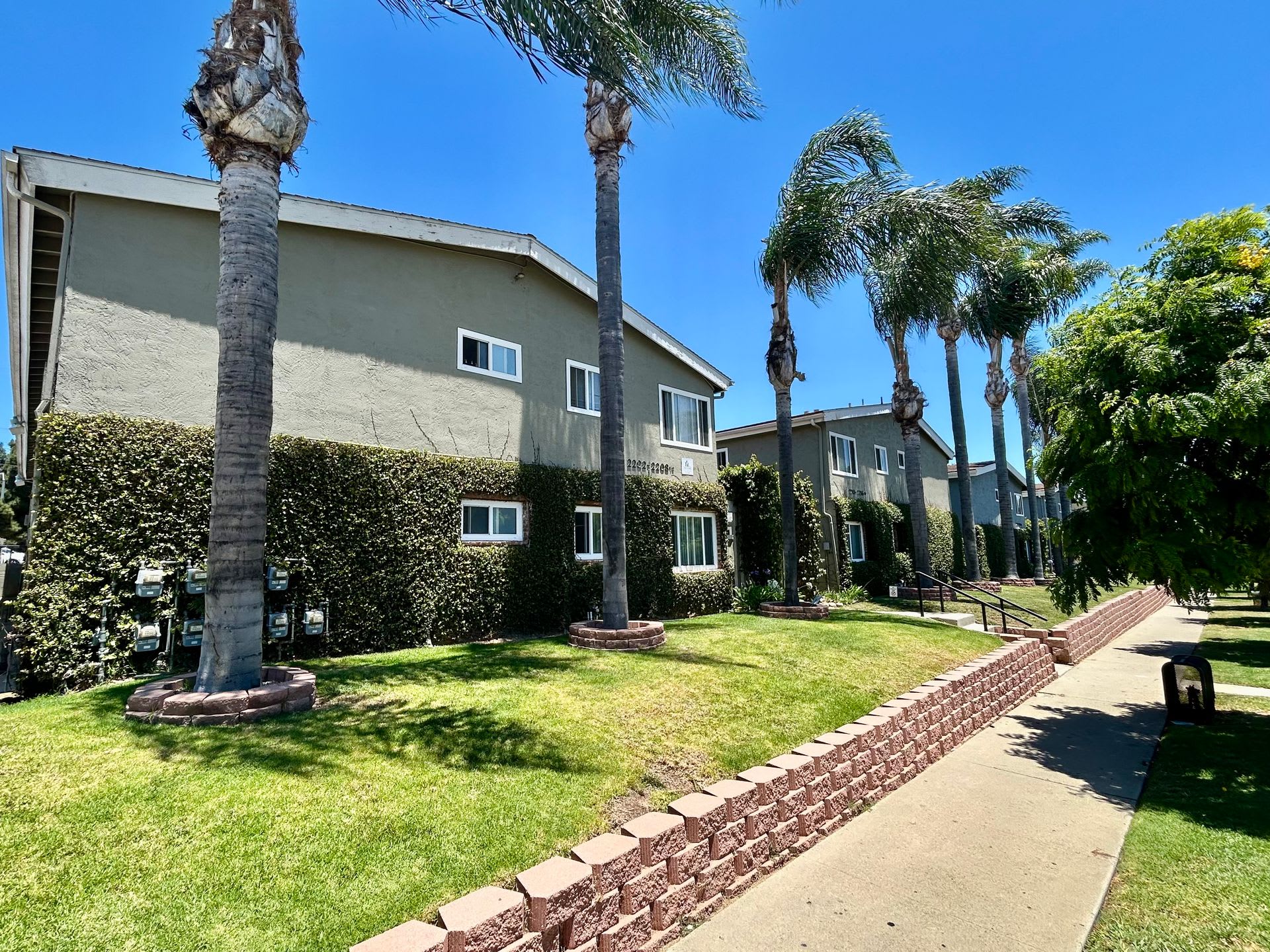 1 Bed 1 Bath Pacific Beach Apartments – photo 2