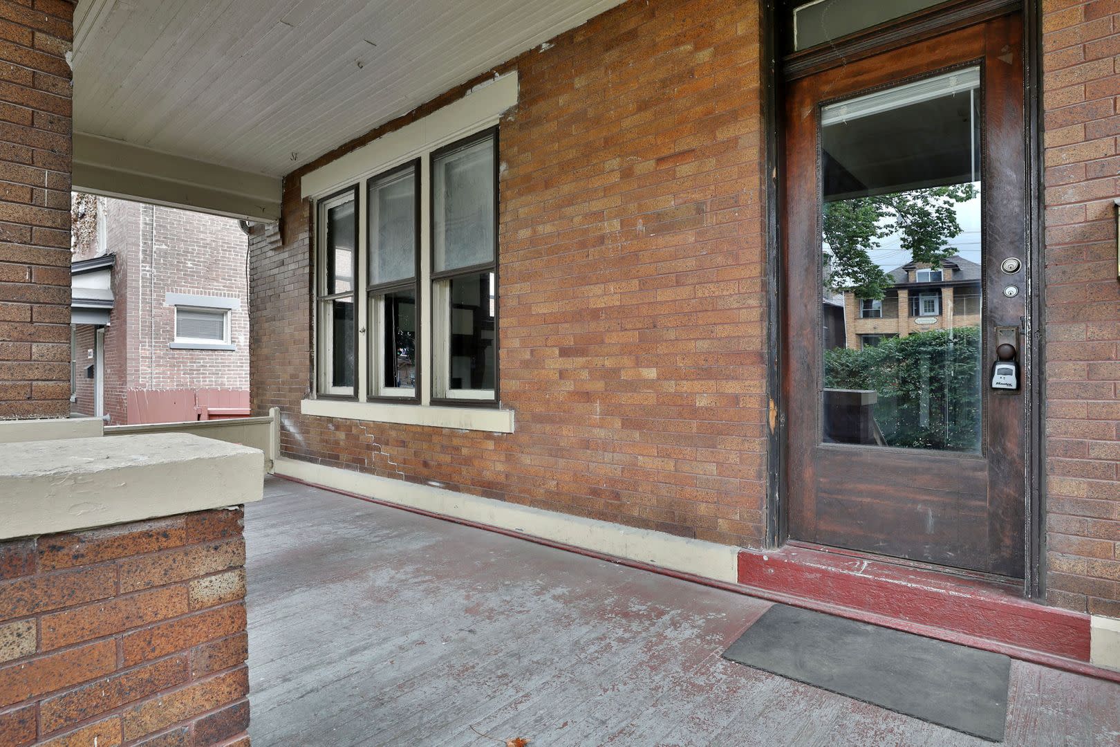 Great CENTRAL Location 5 Bedroom House – photo 4