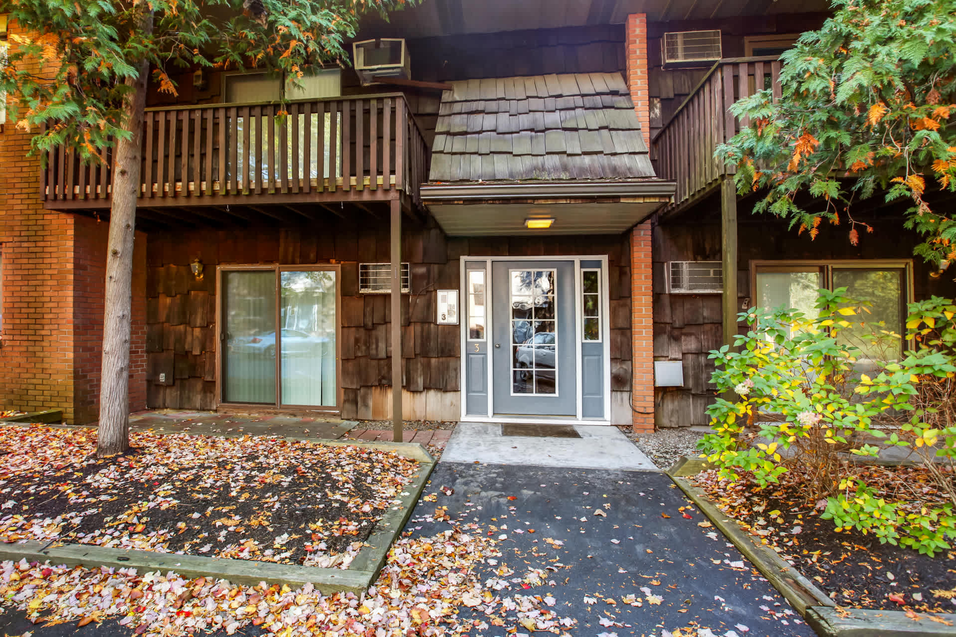 Mohawk Village Apartments – photo 4