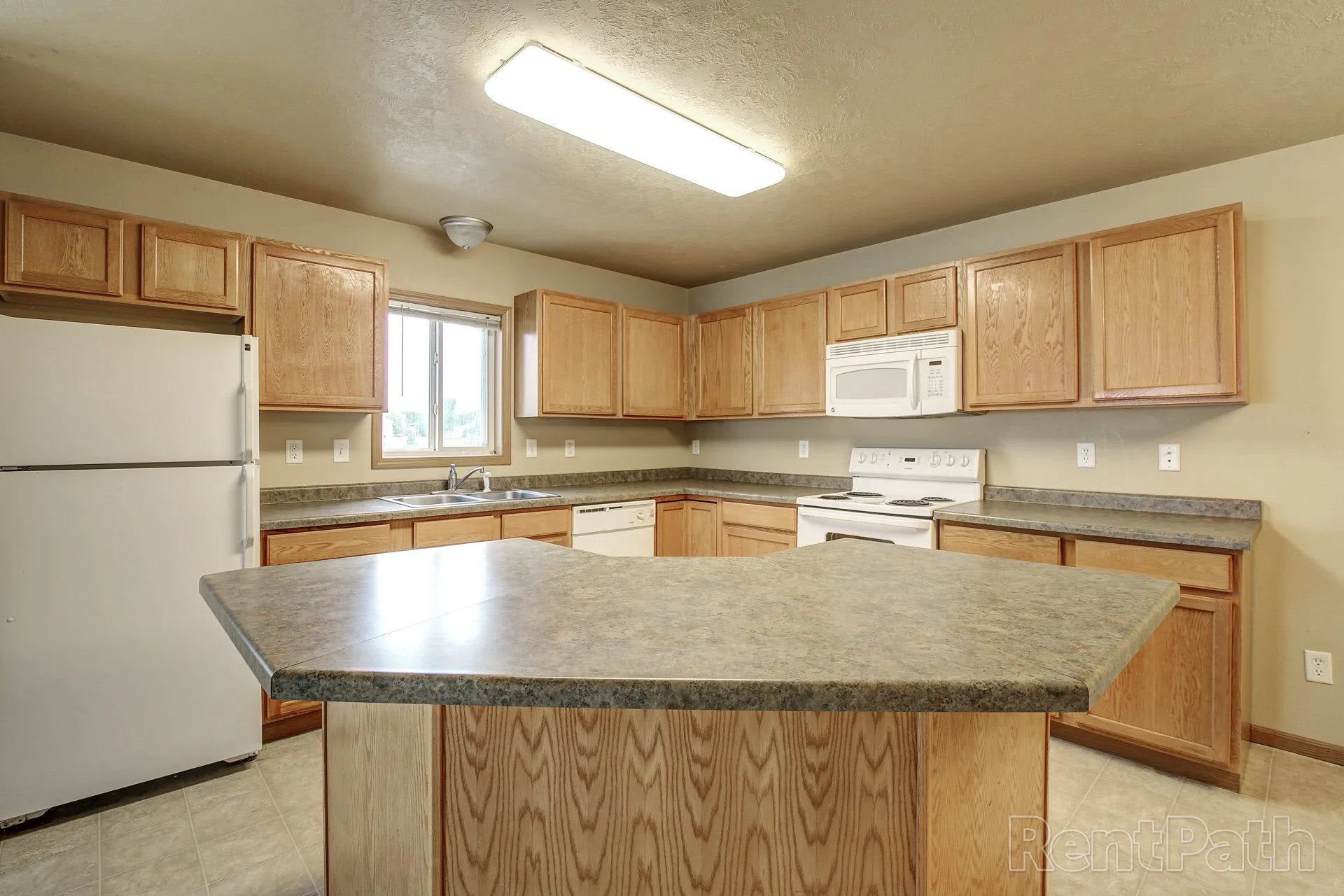 Hawk Pointe Apartments – photo 3