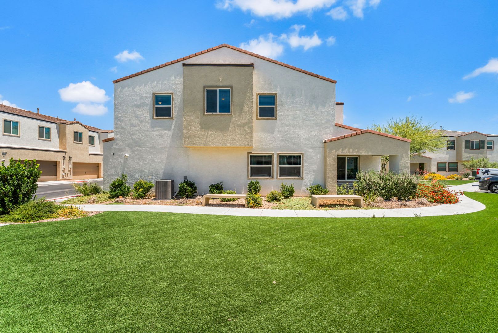Modern Gated Townhome Living with Resort-Style Community Amenities – photo 2