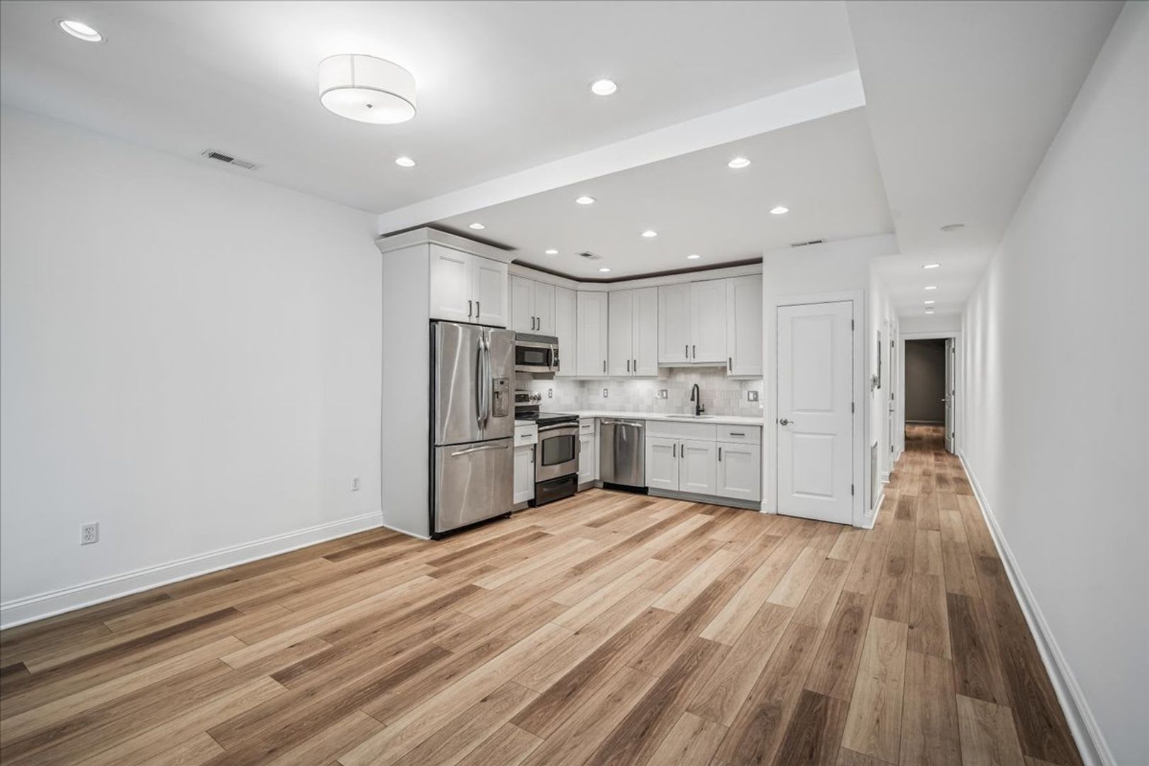 Modern 2BR 2BA Apartment in Columbia Heights – photo 4