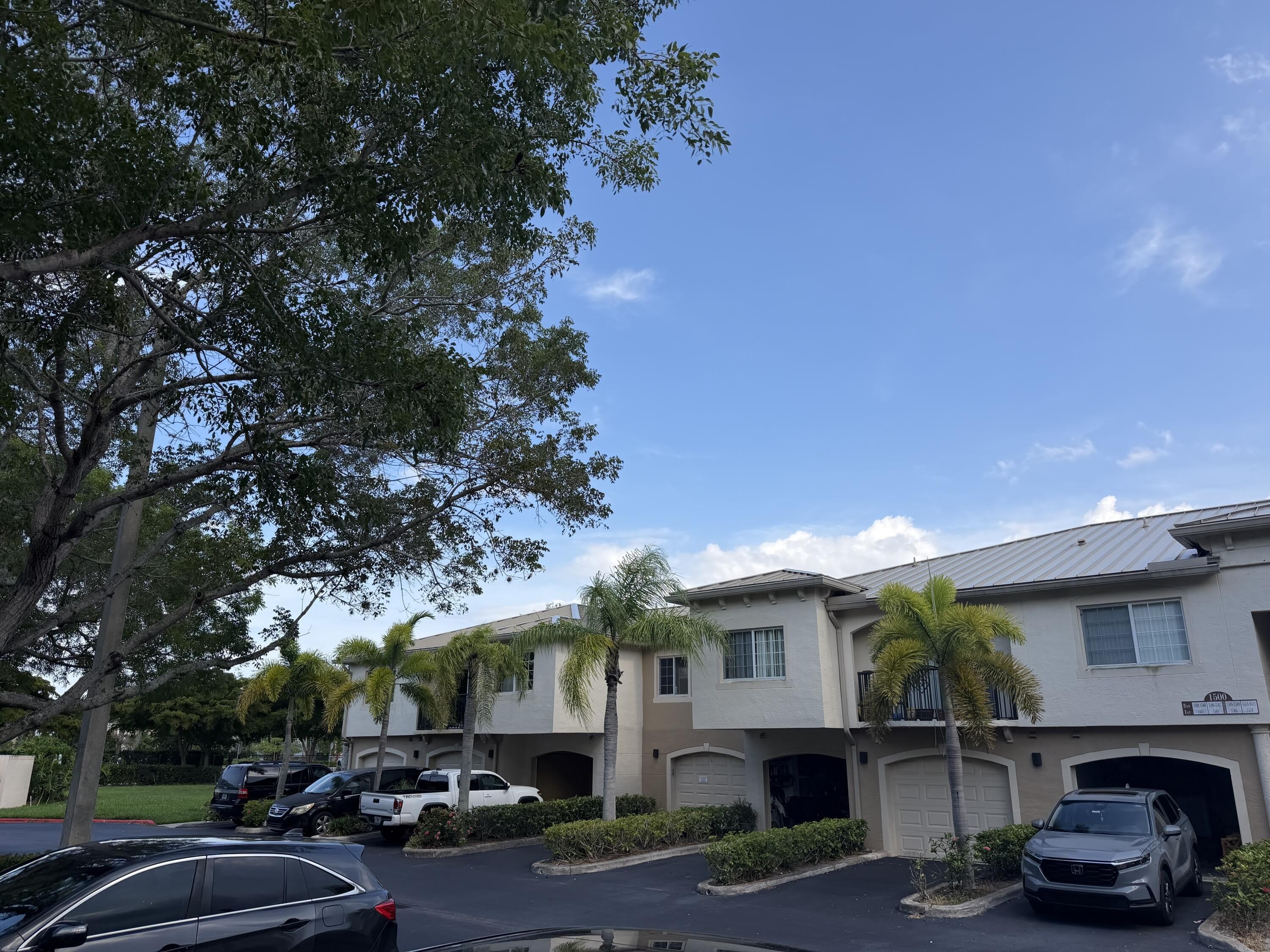 1500 S Crestwood Court S – photo 1