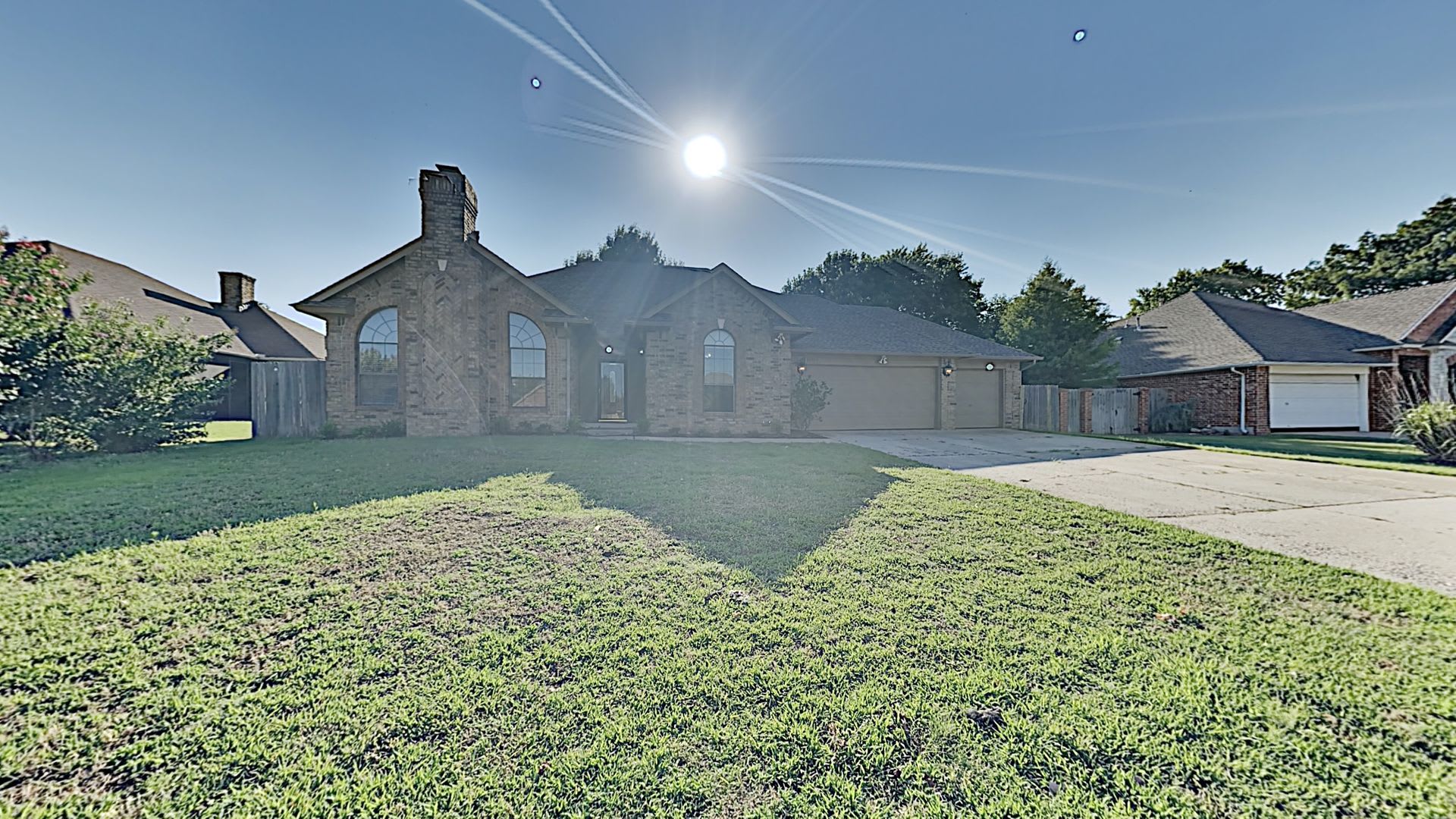 Beautiful And Spacious 3 Bedroom 2 Bathroom Home In Yukon Schools With Storm Shelter – photo 2