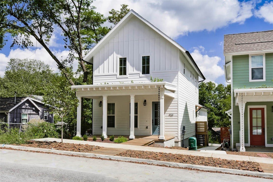 930 S College Avenue – photo 1