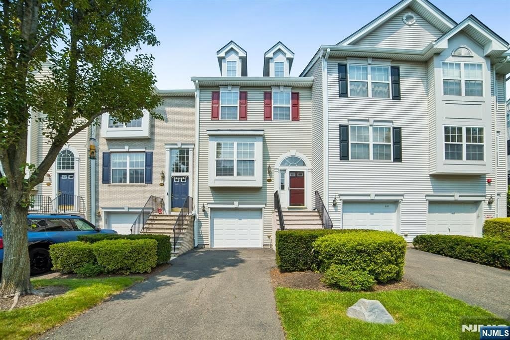 533 Coventry Drive – photo 1