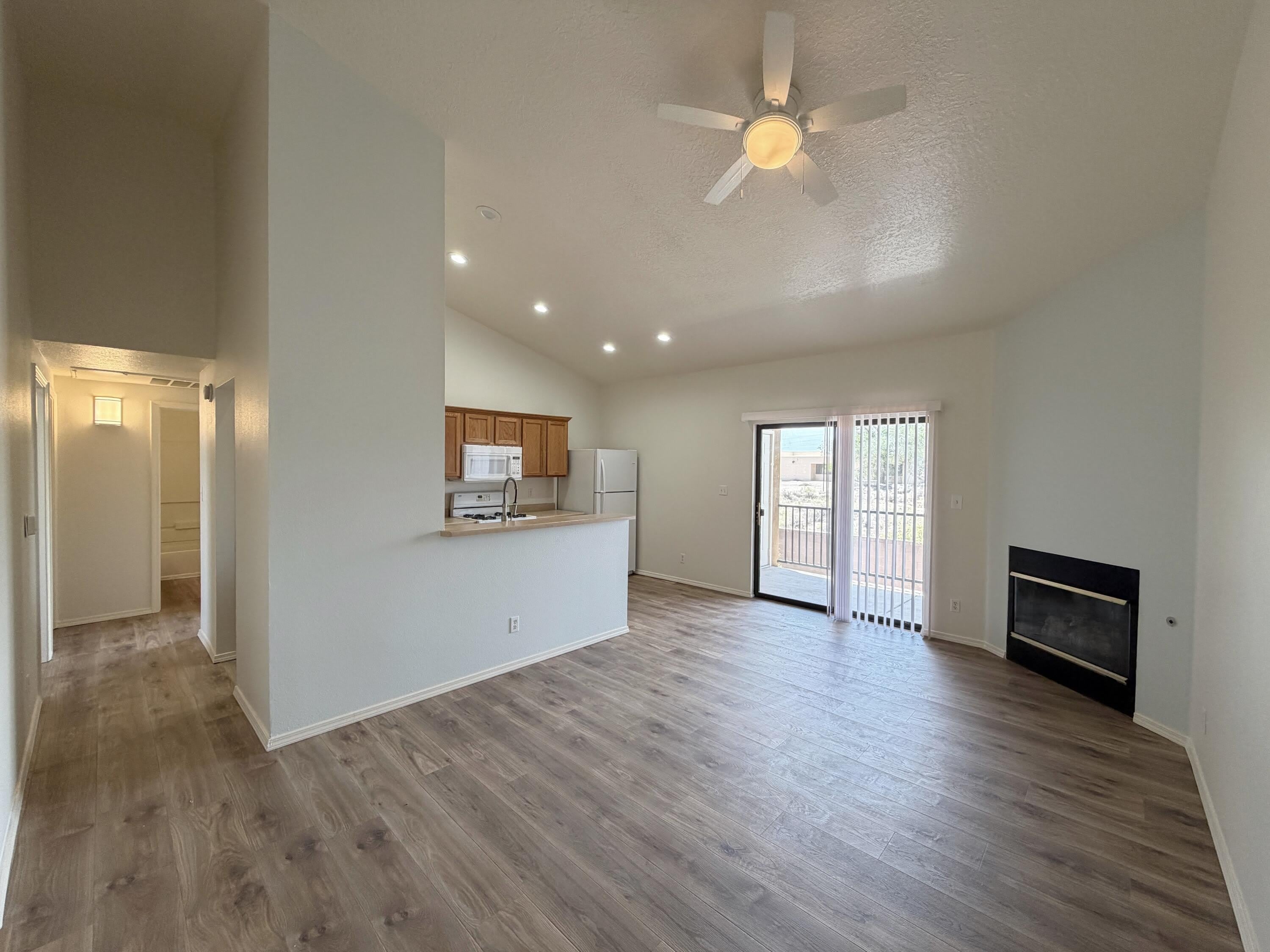 1105 Meadowlark Way SE – photo 4