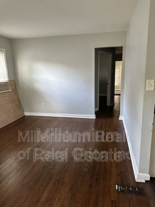 260 W Longfellow Ave – photo 2