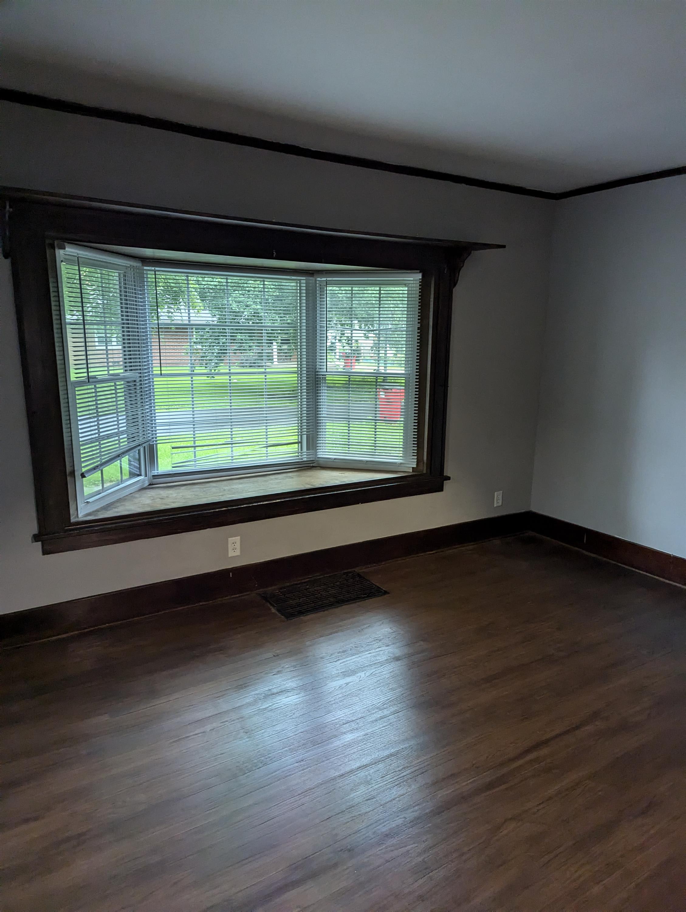 1626 West Clark Street – photo 2