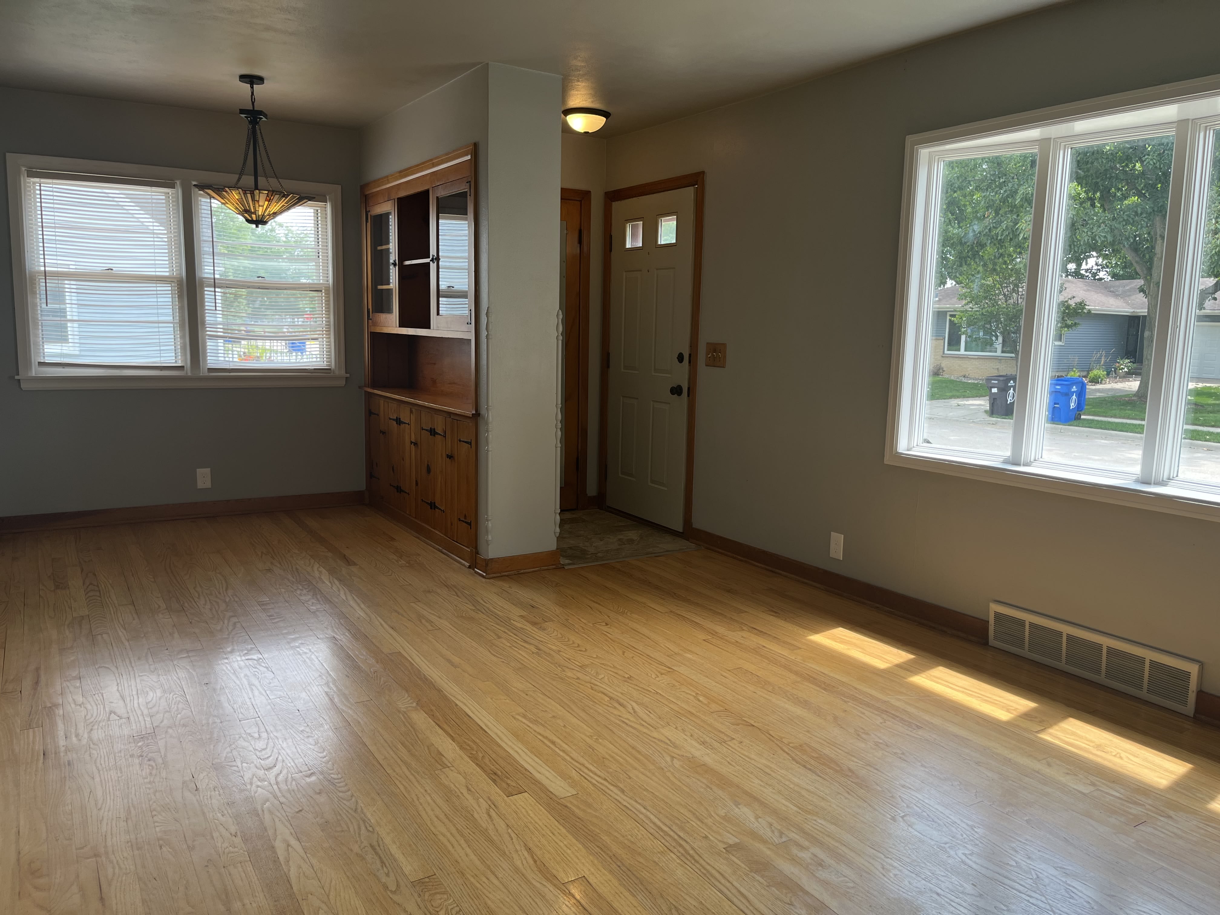 309 4th St – photo 2