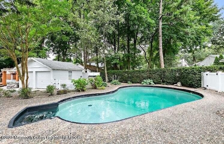 214 Cliftwood Road – photo 1