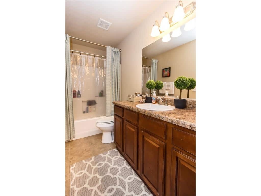 Great 3 Bedroom home in Fayetteville! Convenient to UofA and I-49! – photo 5