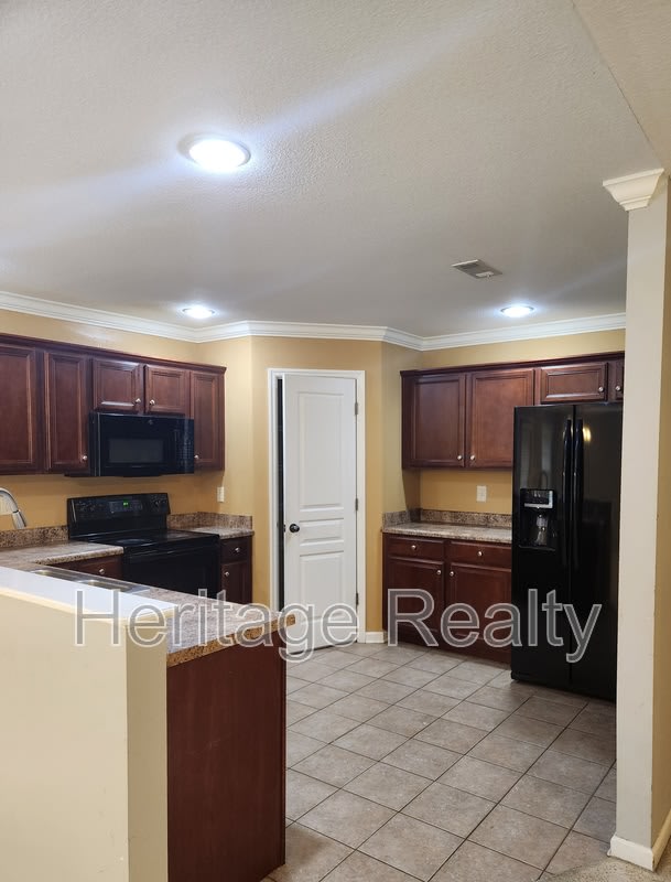 6515 Airtree Lane – photo 3