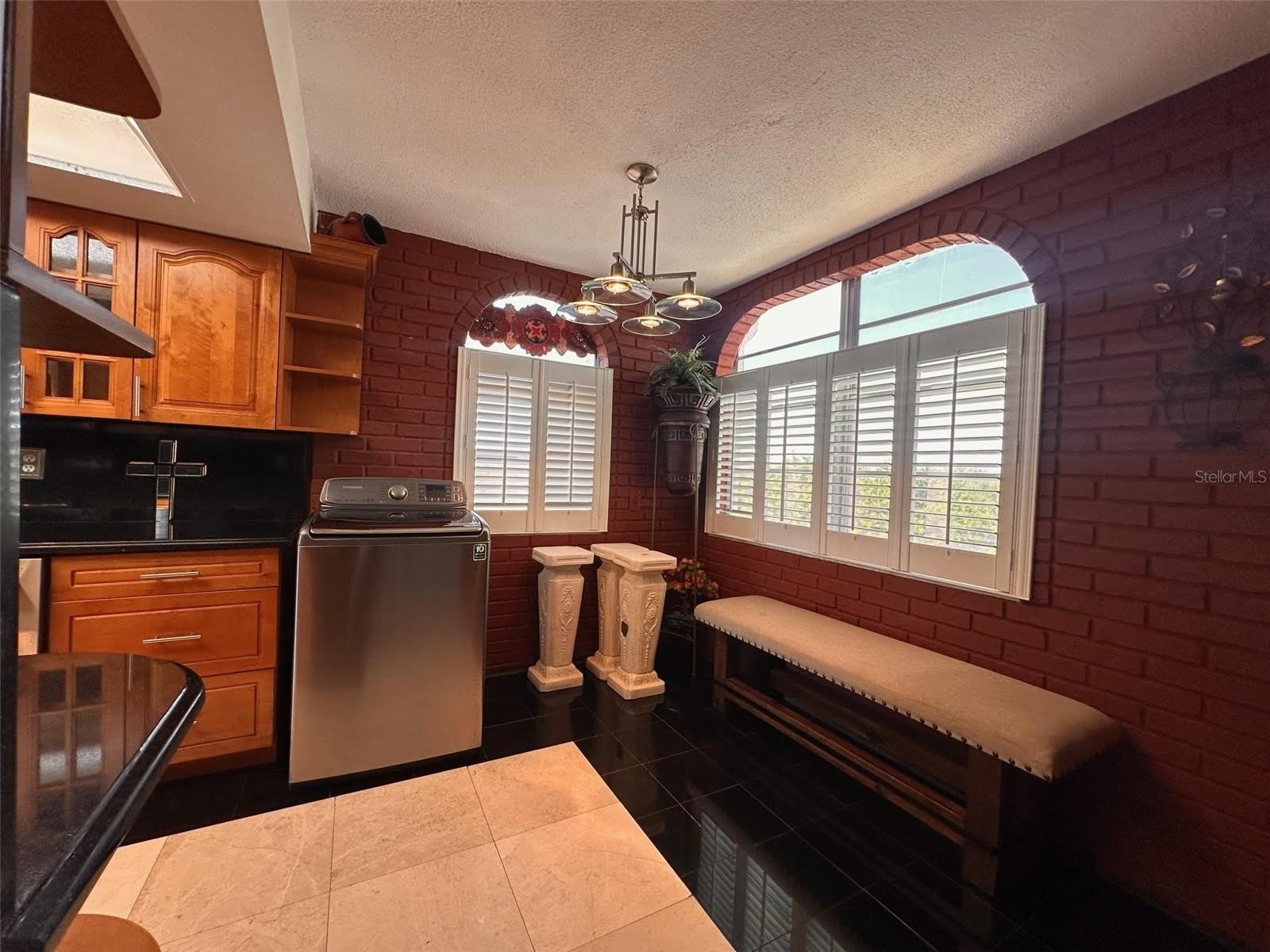 2699 Seville Boulevard – photo 2