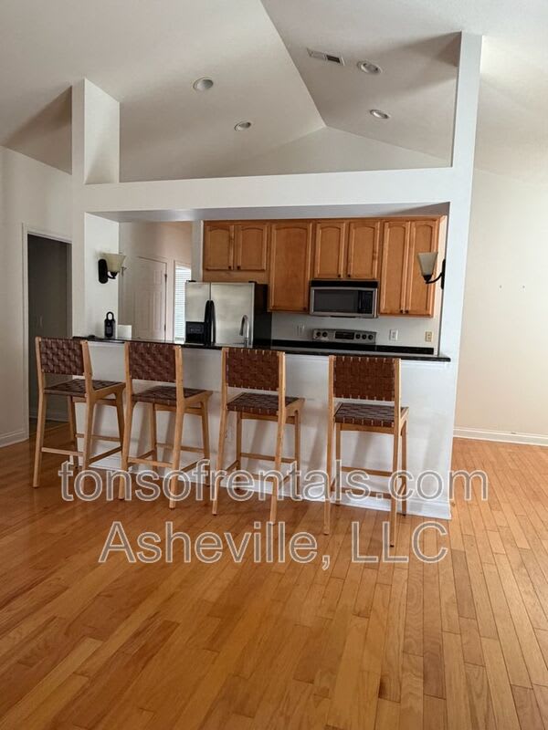 18 Spelter St. – photo 5