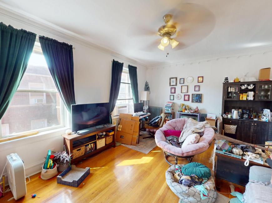 2144 West Berteau – photo 2