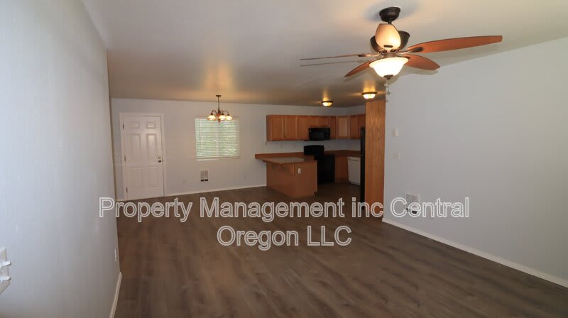 2010 NE Full Moon Dr – photo 5